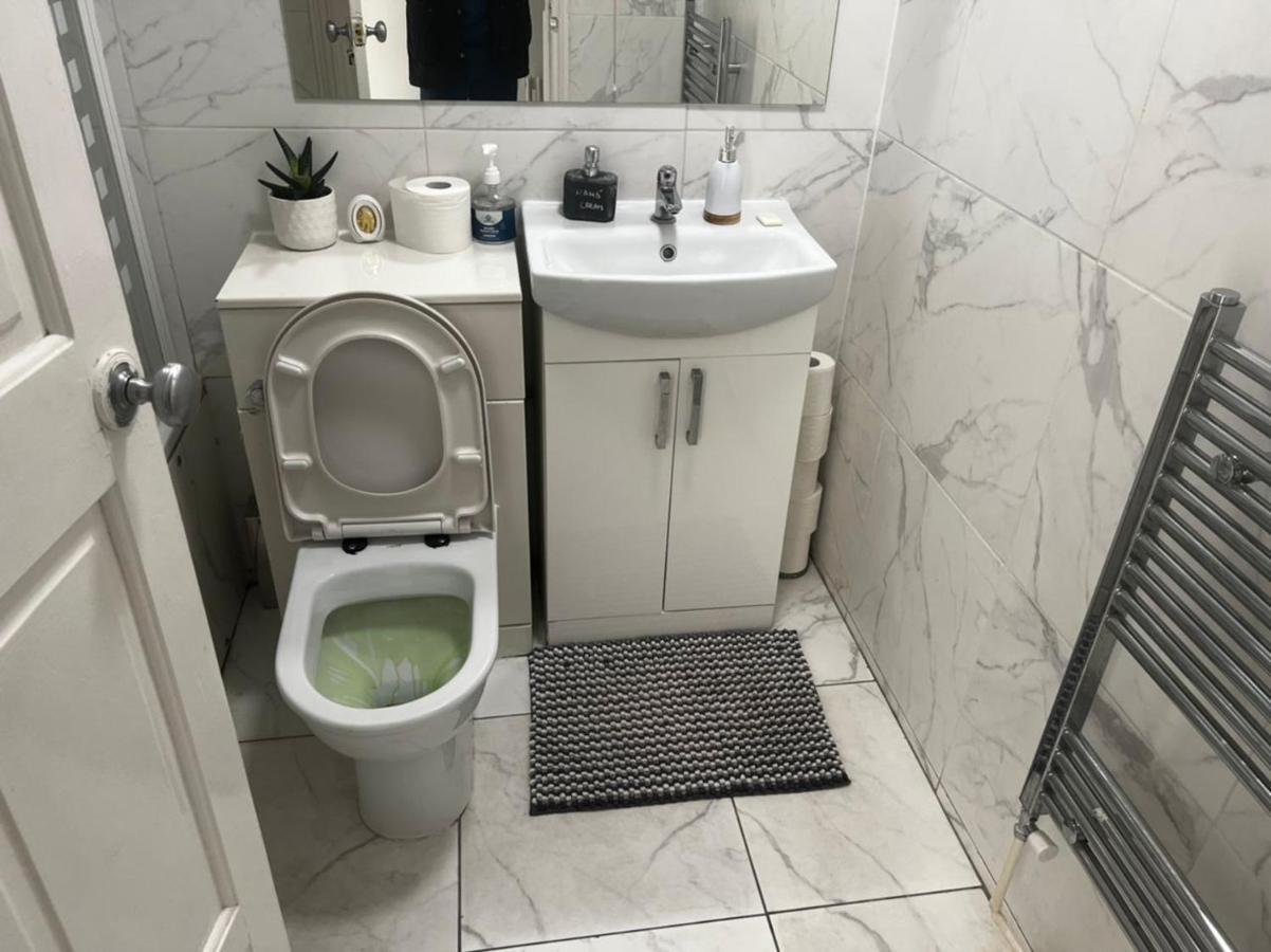 Cosy 2-Bedroom Flat In Finsbury Park, Modern, Convenient & Close To Central London! Eksteriør billede