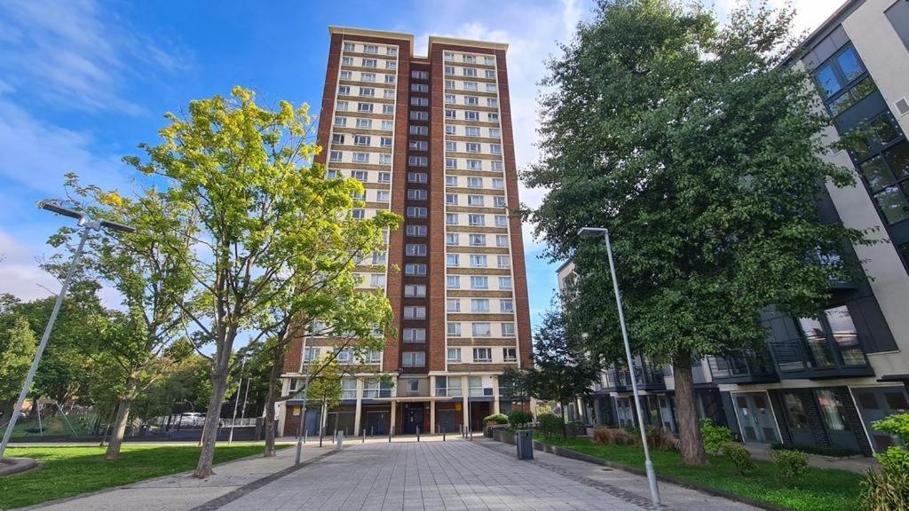 Cosy 2-Bedroom Flat In Finsbury Park, Modern, Convenient & Close To Central London! Eksteriør billede